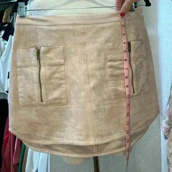 BCBMAXAZRIA Faux Suede Barely Pink Mini Skirt SZ Small Original $178 - Picture 7 of 10